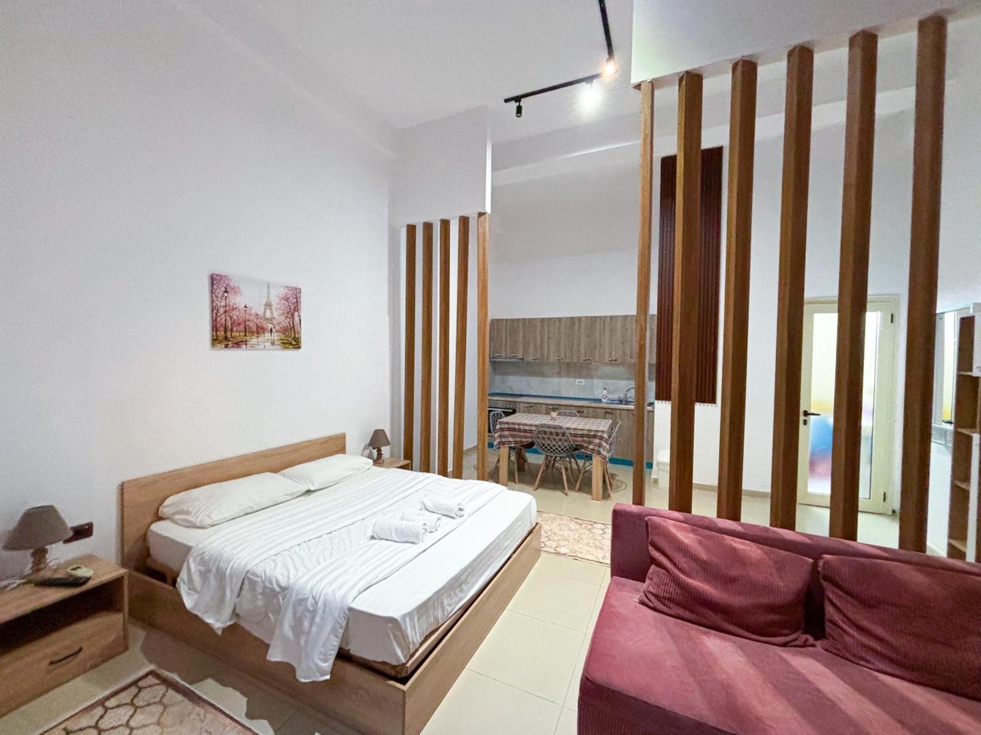 Budget Retreat Tirana & Studios Exteriör bild