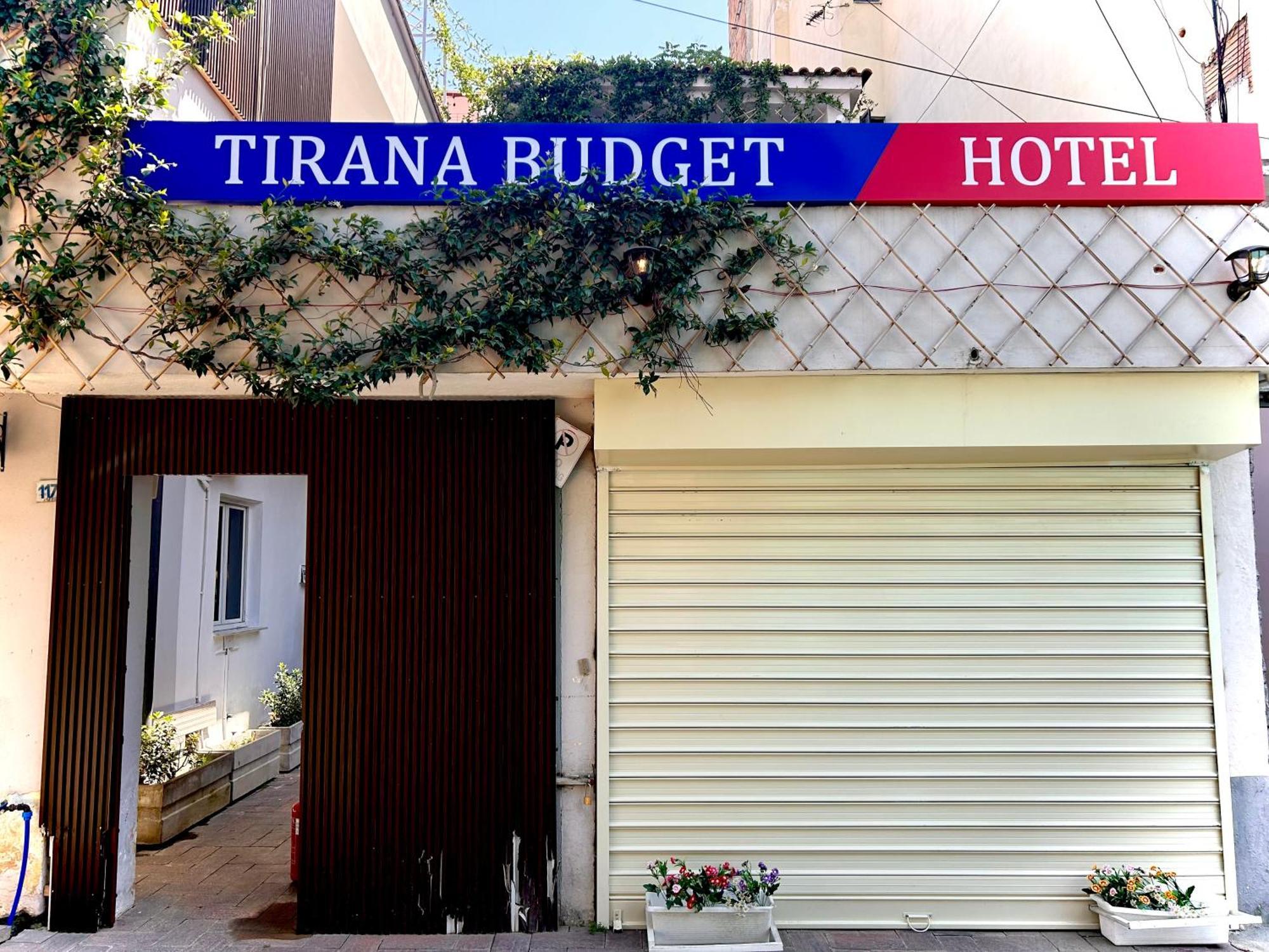 Budget Retreat Tirana & Studios Exteriör bild
